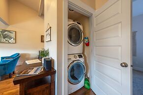 Hull Street Loft 2 Bedroom Townhouse by RedAwning