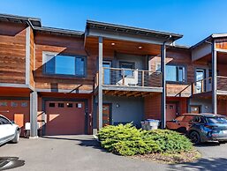 Hull Street Loft 2 Bedroom Townhouse by RedAwning