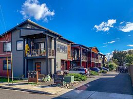 Hull Street Loft 2 Bedroom Townhouse by RedAwning