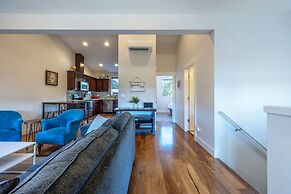 Hull Street Loft 2 Bedroom Townhouse by RedAwning