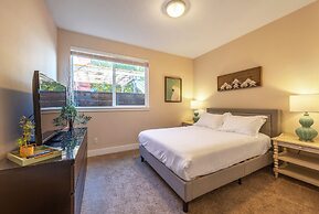 Hull Street Loft 2 Bedroom Townhouse by RedAwning