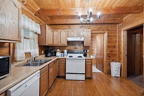 A Dream Come True 2 Bedroom Cabin by Heavenly Views Resort