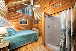 Parkway Treasure 3 Bedroom Cabin by Heavenly Views Resort