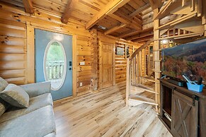 Parkway Treasure 3 Bedroom Cabin by Heavenly Views Resort