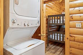 Parkway Treasure 3 Bedroom Cabin by Heavenly Views Resort