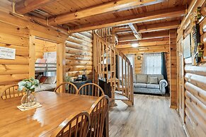 Parkway Treasure 3 Bedroom Cabin by Heavenly Views Resort