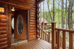 Parkway Treasure 3 Bedroom Cabin by Heavenly Views Resort