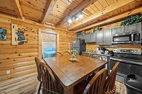 Parkway Treasure 3 Bedroom Cabin by Heavenly Views Resort