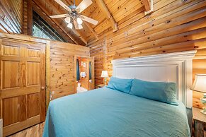 Parkway Treasure 3 Bedroom Cabin by Heavenly Views Resort