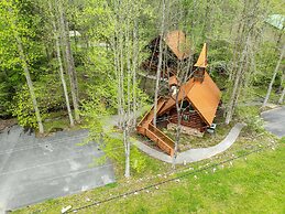 Parkway Treasure 3 Bedroom Cabin by Heavenly Views Resort