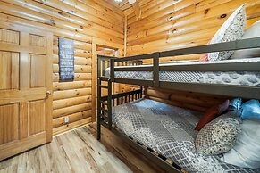 Parkway Treasure 3 Bedroom Cabin by Heavenly Views Resort