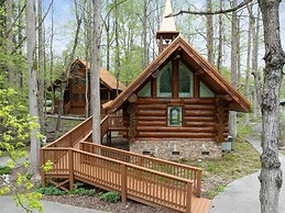Parkway Treasure 3 Bedroom Cabin by Heavenly Views Resort