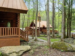 Parkway Treasure 3 Bedroom Cabin by Heavenly Views Resort
