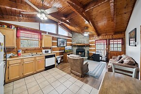 Together Always 1 Bedroom Cabin by Heavenly Views Resort