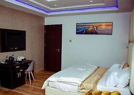 Elegant Suites by Golden Bide Jos
