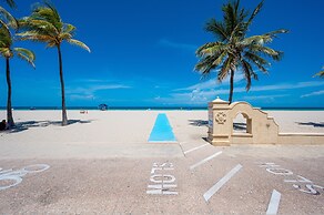 CASA DEL MAR HOLLYWOOD