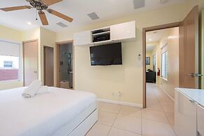 Casa Del Mar Beach Apartment