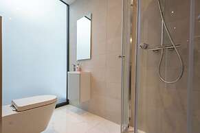 Three Bed Spacious Apartment in Dalston