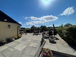 Royal Oak Country Inn and Restaurant