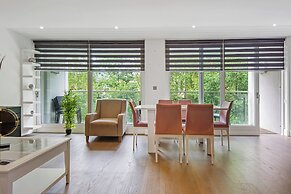 Spacious 3 Bed Apartment in Angel