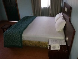 Room in Lodge - Garentiti Apartment - Silver Room in Asaba, Nigeria