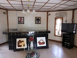 Room in Lodge - Garentiti Apartment - Silver Room in Asaba, Nigeria