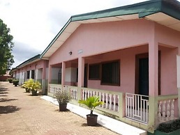 Room in Lodge - Garentiti Apartment - Silver Room in Asaba, Nigeria