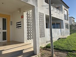 Poolside Apartment with 2 bedrooms, patio and BBQ