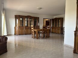 Poolside Apartment with 2 bedrooms, patio and BBQ