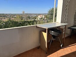 Poolside Apartment with 2 bedrooms, patio and BBQ