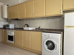 Poolside Apartment with 2 bedrooms, patio and BBQ