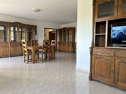 Poolside Apartment with 2 bedrooms, patio and BBQ