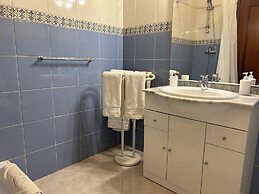 Poolside Apartment with 2 bedrooms, patio and BBQ