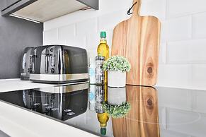 Spacious Apartments with Private Parking