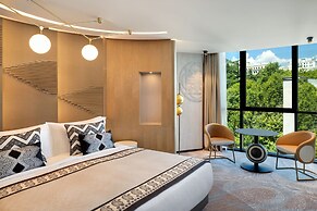 Paragraph Freedom Square, A Luxury Collection Hotel, Tbilisi