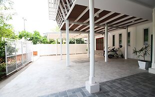 Room-baan Khunphiphit Homestay No2322