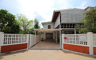 Room-baan Khunphiphit Homestay No2322