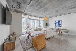 Awesome 2BR Family Apt at Midblock Miami