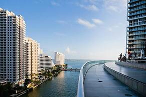 Luxury 45th Floor Condo Icon Brickell