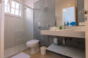 Excelente casa com piscina Armação