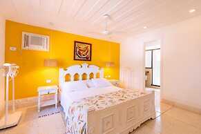 Excelente casa com piscina Armação