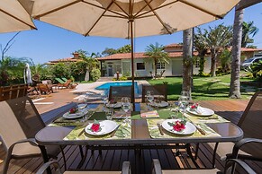 Excelente casa com piscina Armação