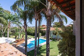 Excelente casa com piscina Armação