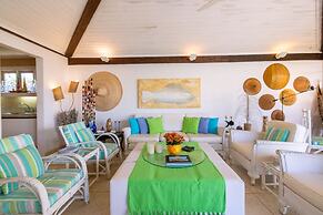 Excelente casa com piscina Armação