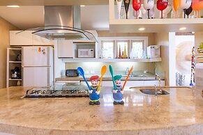 Excelente casa com piscina Armação