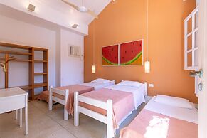 Excelente casa com piscina Armação