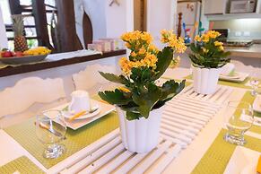 Excelente casa com piscina Armação