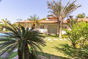 Excelente casa com piscina Armação