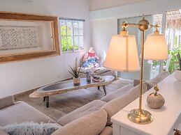 Les Voiles Blanches Tamarindo