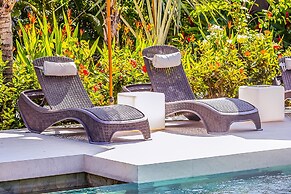 Les Voiles Blanches Tamarindo